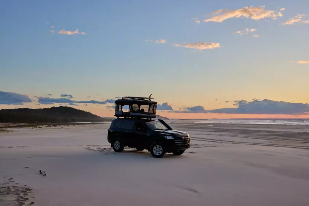 JB_Heywood_BEACH_058A1332-1200.webp