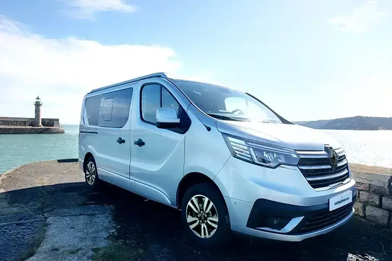 renault-trafic-foto-campervans-antilopevan-2.webp