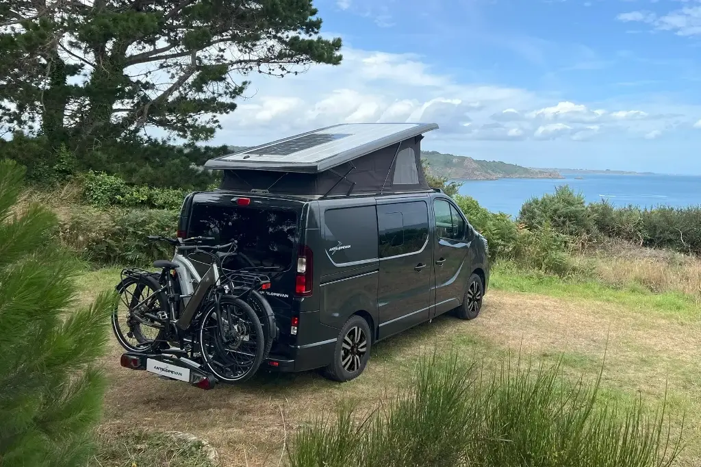 Campervan-trekhaak-en-fietsendrager-1.webp